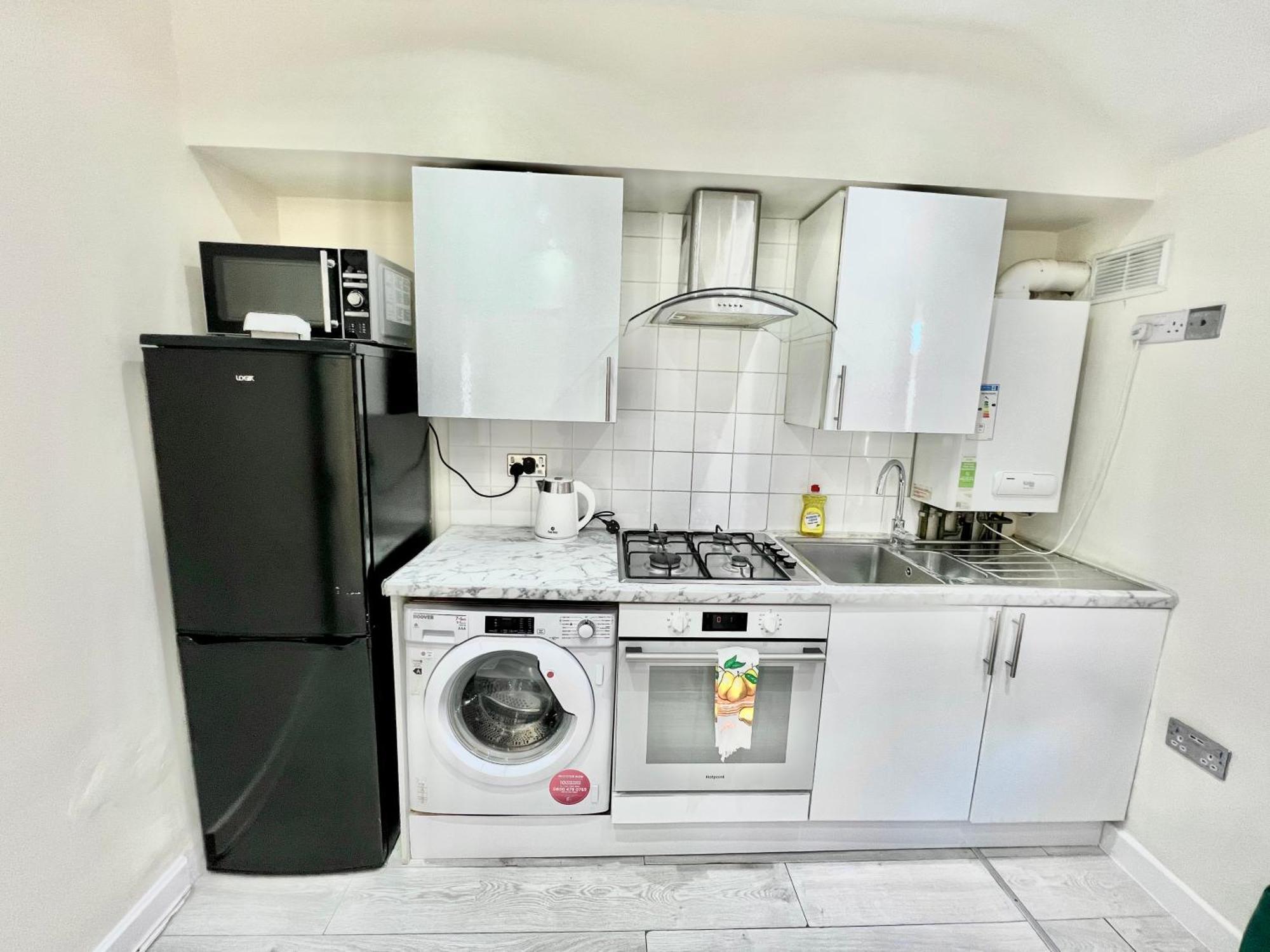 Cosy Private Flat In London, Free Parking On Premise Apartment Carshalton ภายนอก รูปภาพ