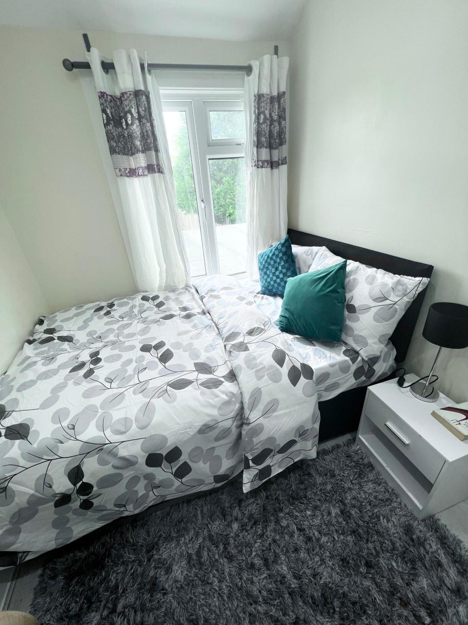 Cosy Private Flat In London, Free Parking On Premise Apartment Carshalton ภายนอก รูปภาพ