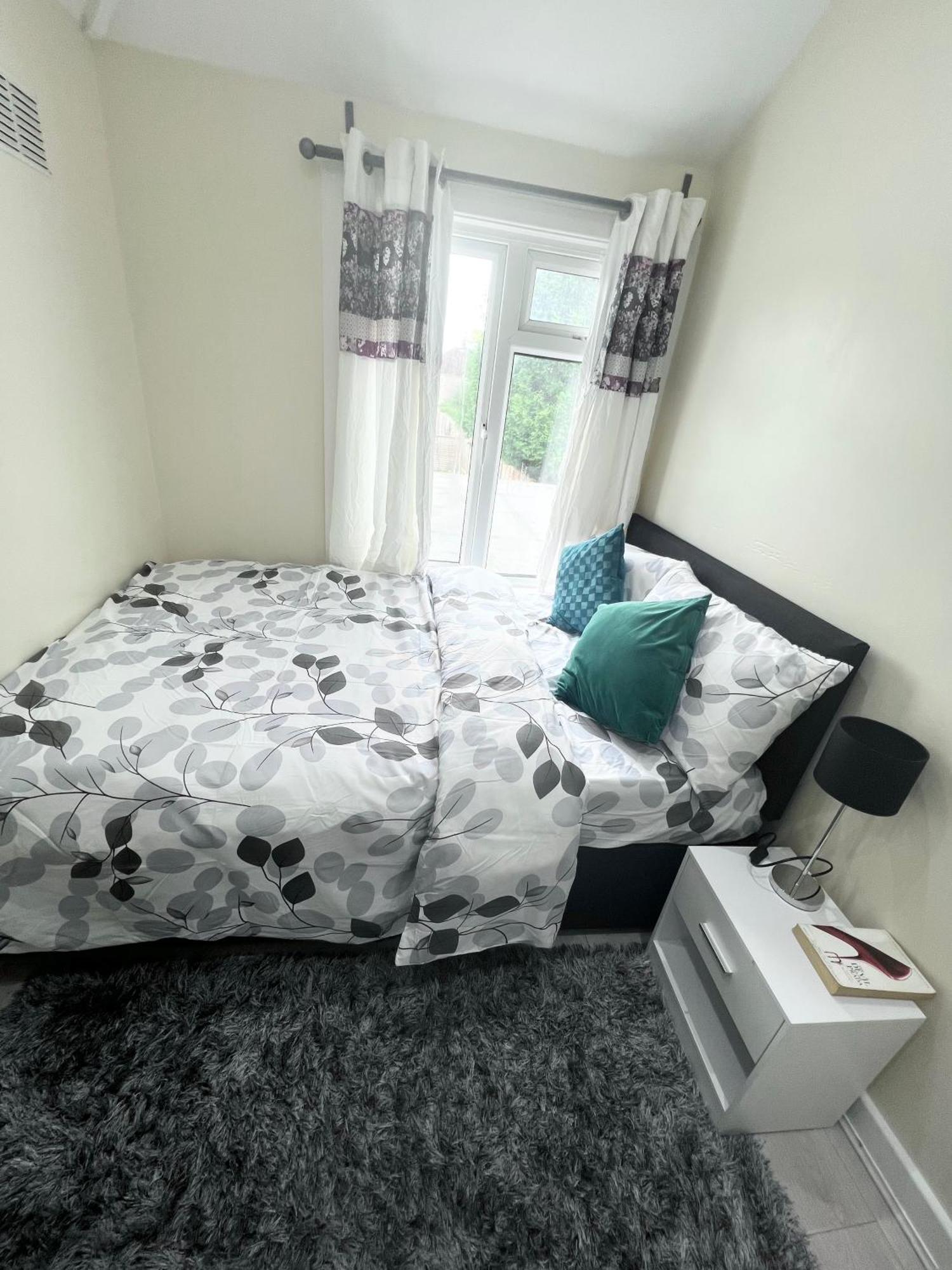 Cosy Private Flat In London, Free Parking On Premise Apartment Carshalton ภายนอก รูปภาพ