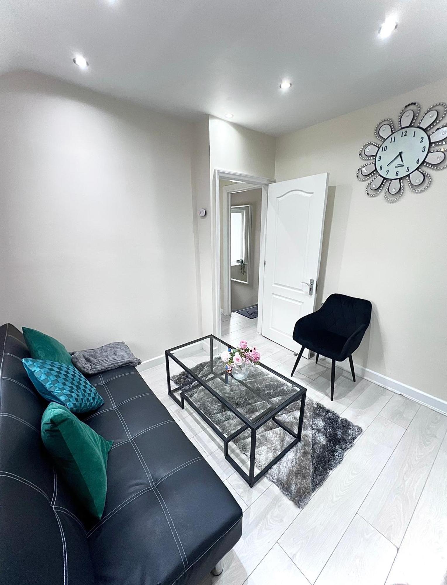 Cosy Private Flat In London, Free Parking On Premise Apartment Carshalton ภายนอก รูปภาพ
